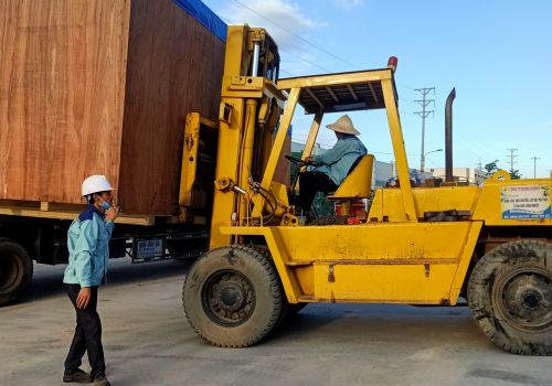 Dịch vụ nâng hạ hàng hóa