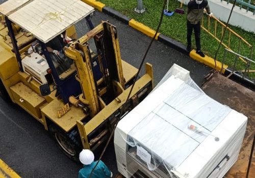 Công ty Đông Dương  vận chuyển máy tại KCN Quang Minh về KCN Đông Thọ