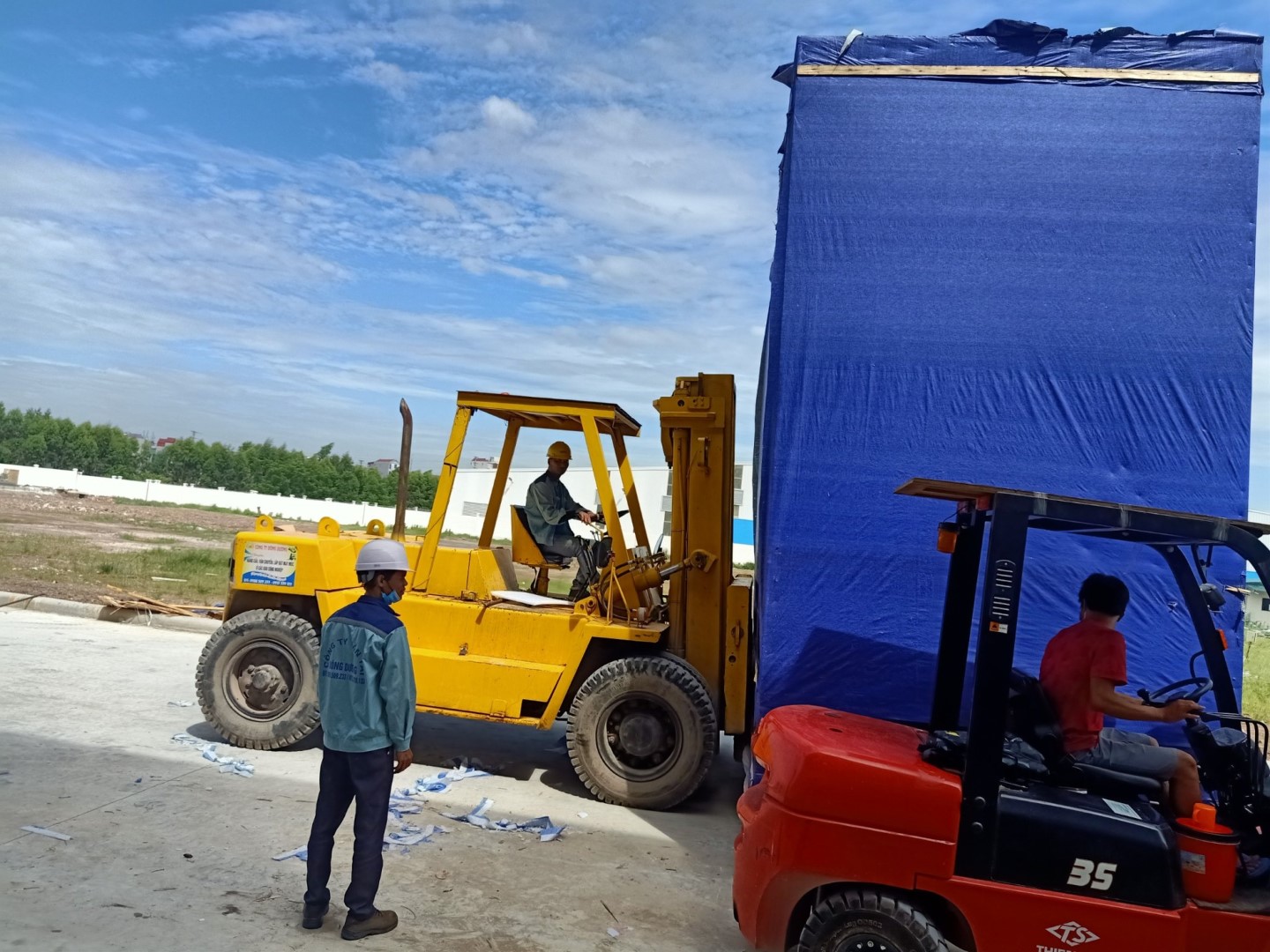 DỊCH VỤ NÂNG HẠ HÀNG HÓA -   XẾP DỠ HÀNG HÓA, CONTAINER