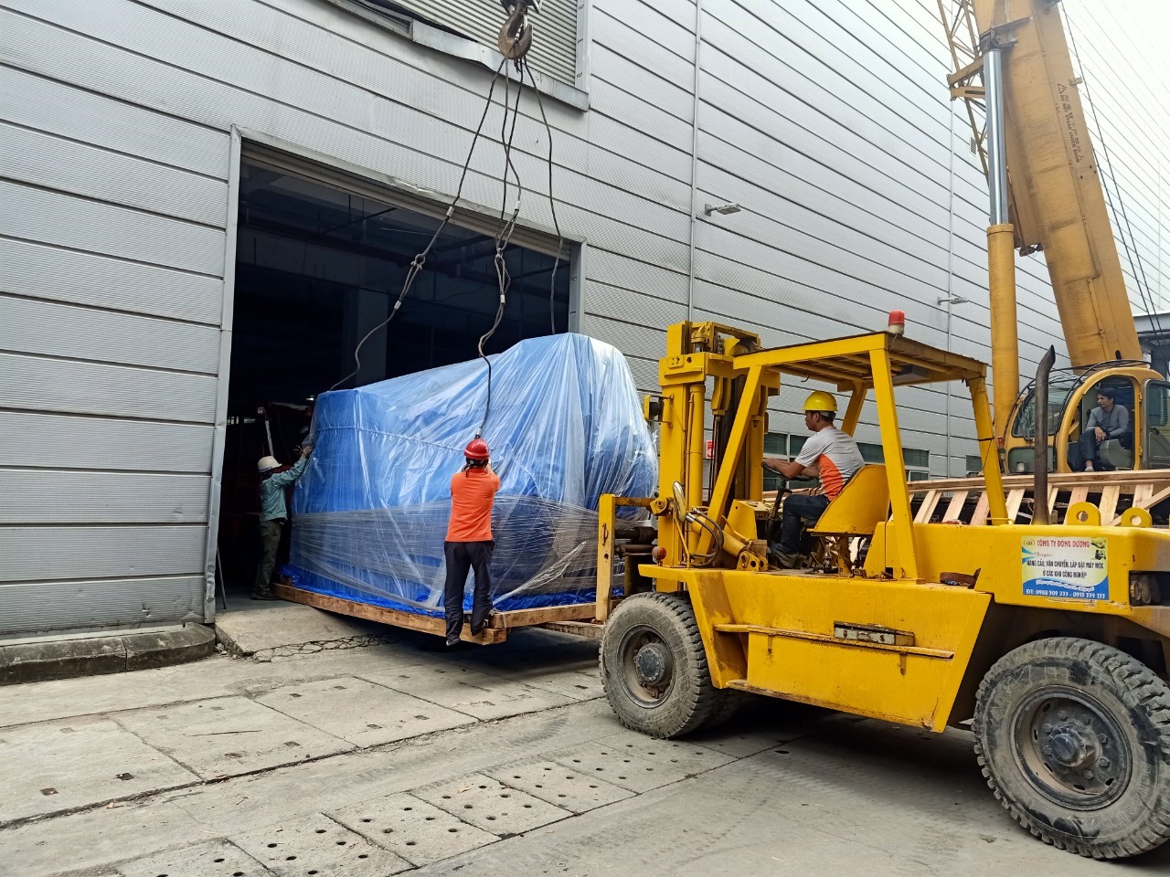 MÁY CÔNG TY LENS 2